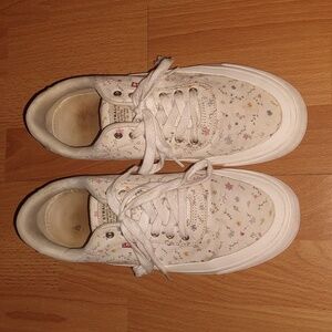 🟢 Levi's | Floral Shoes